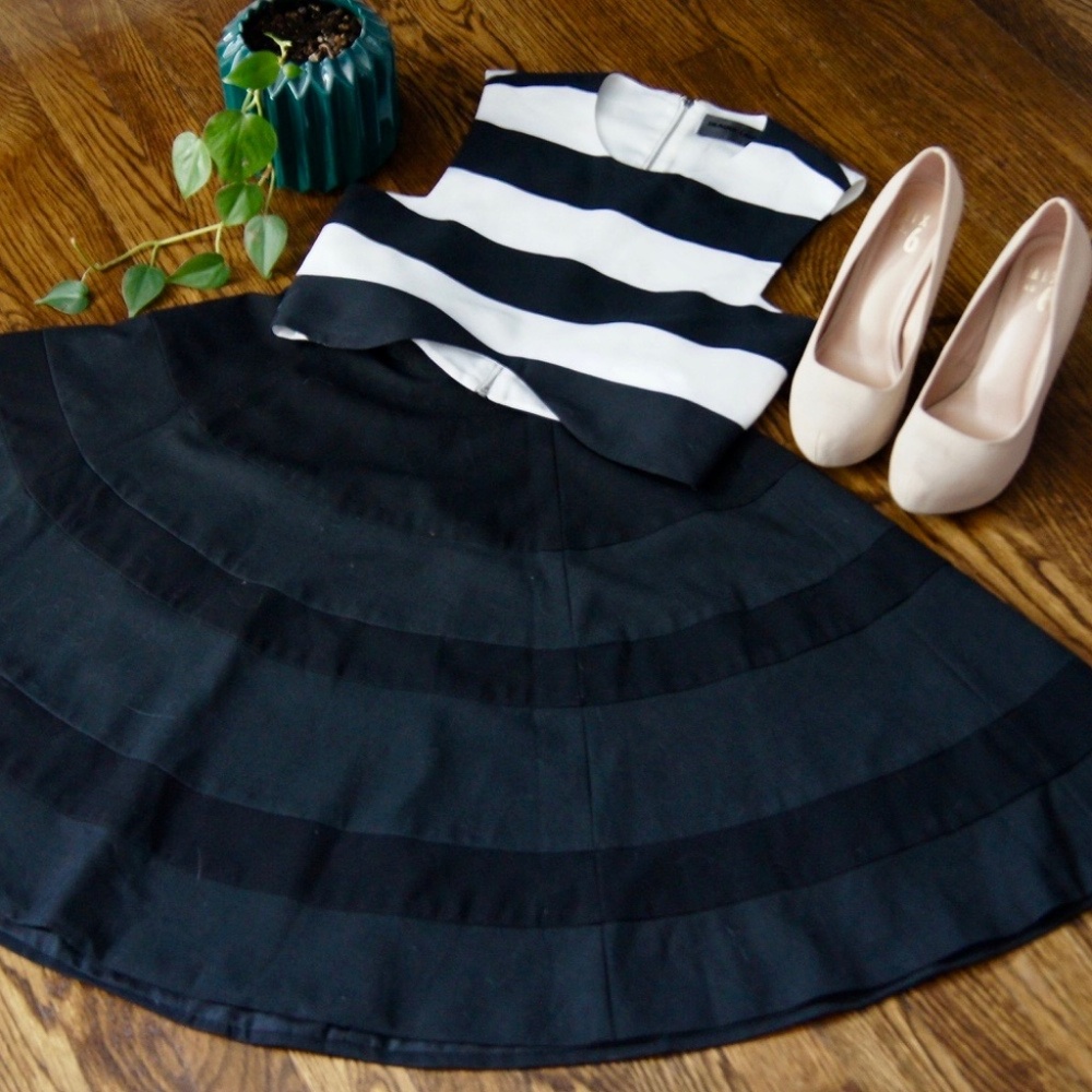 [Amanda and Chelsea] Full Stripe Skirt